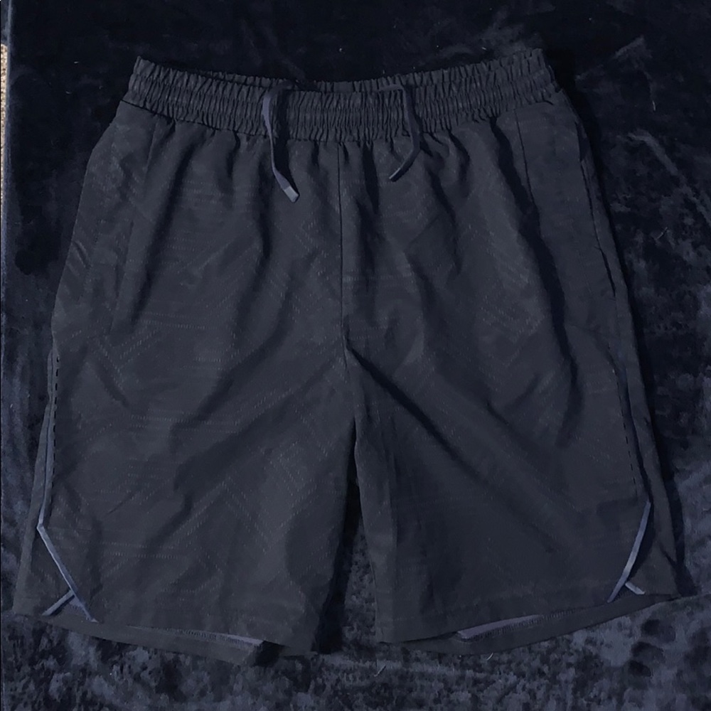 C9 Champion training short